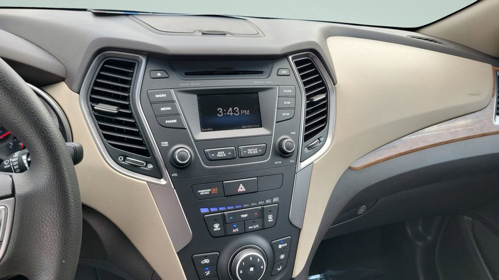 Used 2015 Hyundai Santa Fe GLS FWD image 13