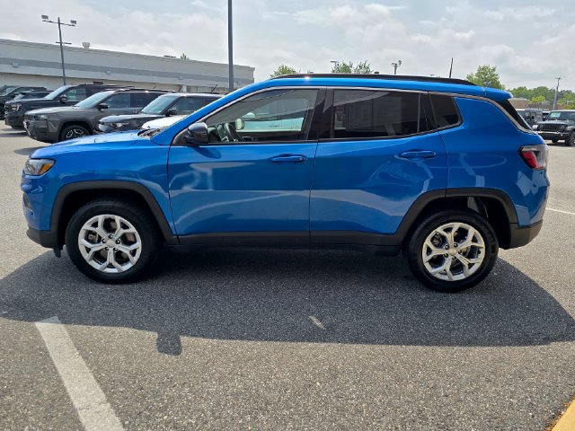 Used 2024 Jeep Compass Latitude AWD/4WD image 28