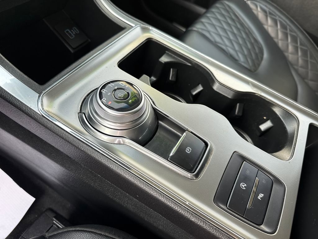 Used 2024 Ford Edge Titanium image 27