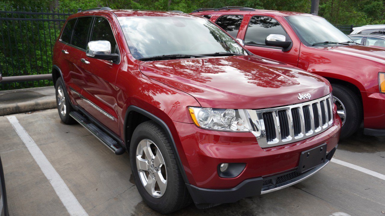 Used 2013 Jeep Grand Cherokee Limited w/ Luxury Group II image 3