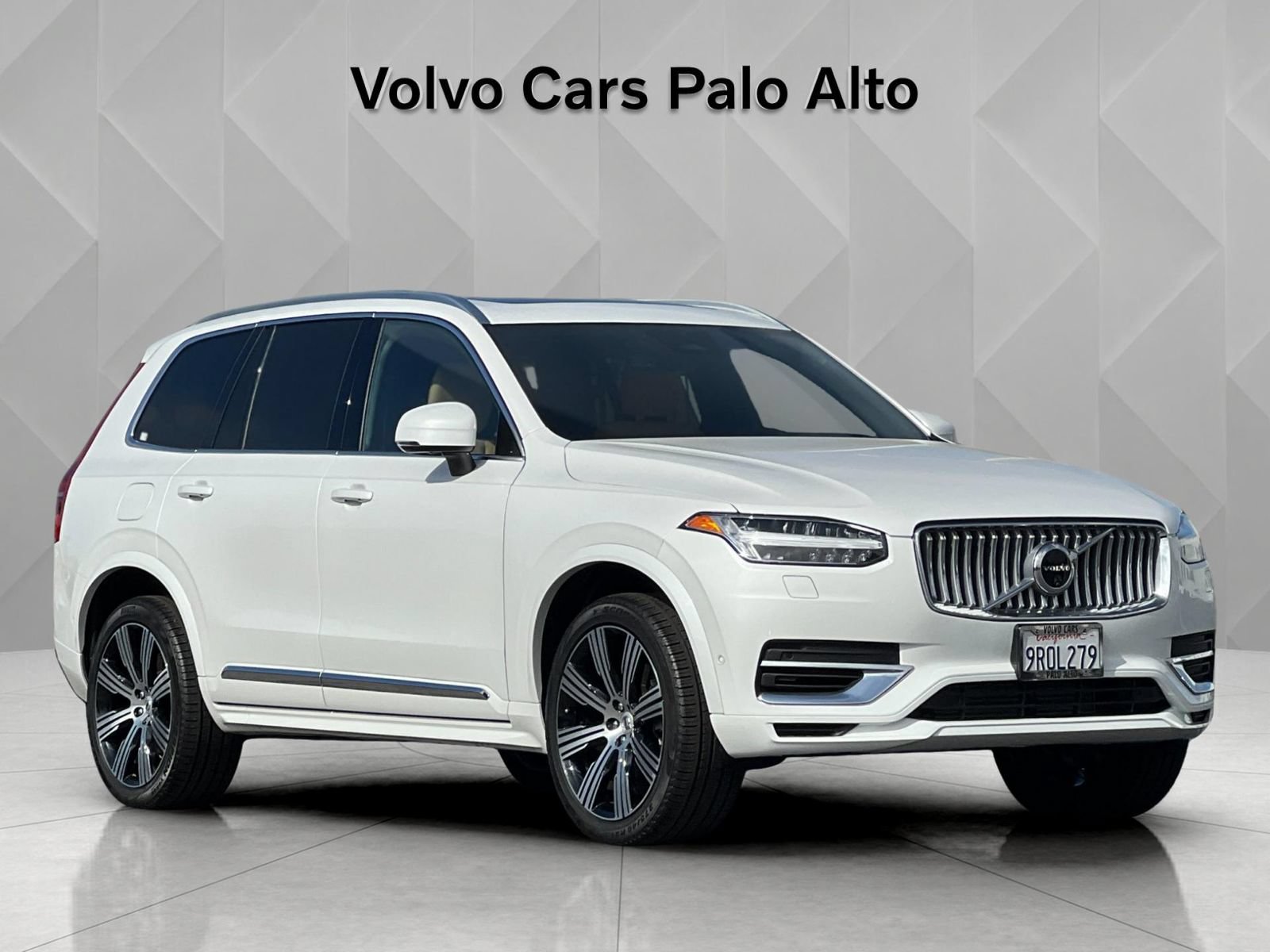 Certified 2025 Volvo XC90 T8 Ultra w/ Protection Package Premier AWD/4WD image 14