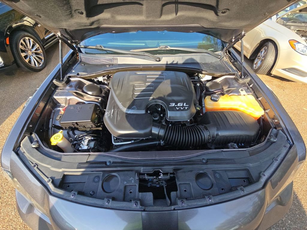 Used 2018 Chrysler 300 S w/ 300S Premium Group image 7
