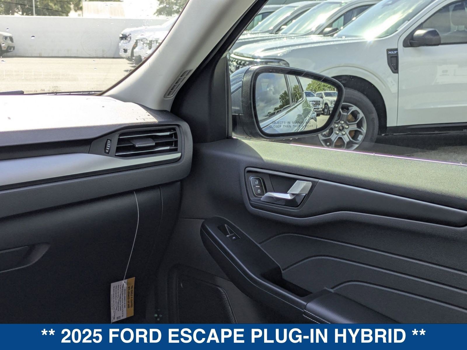 New 2025 Ford Escape SE image 19