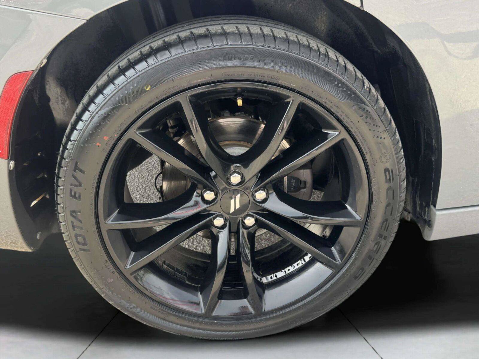 Used 2018 Dodge Charger SXT RWD image 46