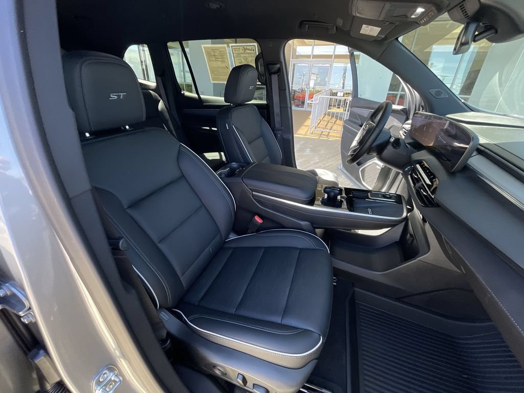 Certified 2025 Buick Enclave Sport Touring w/ Power Package FWD image 27