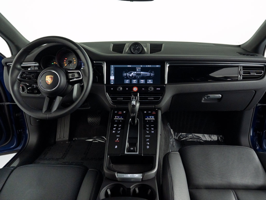 Certified 2026 Porsche Macan S AWD/4WD image 39