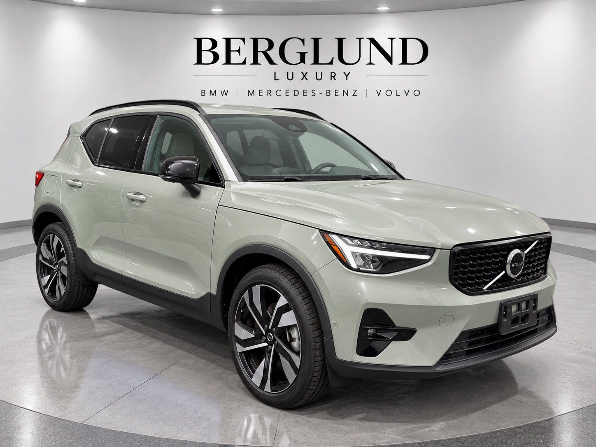 Used 2023 Volvo XC40 B5 Plus w/ Protection Package Premier