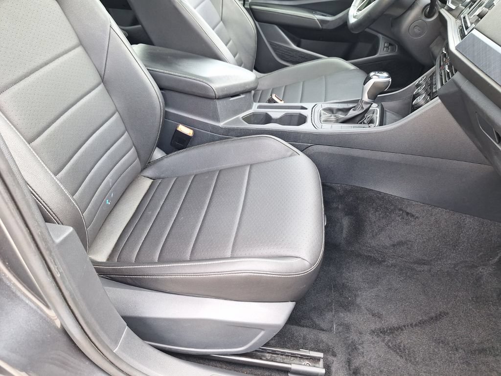 Used 2023 Volkswagen Jetta SE w/ Panoramic Sunroof Package FWD image 27