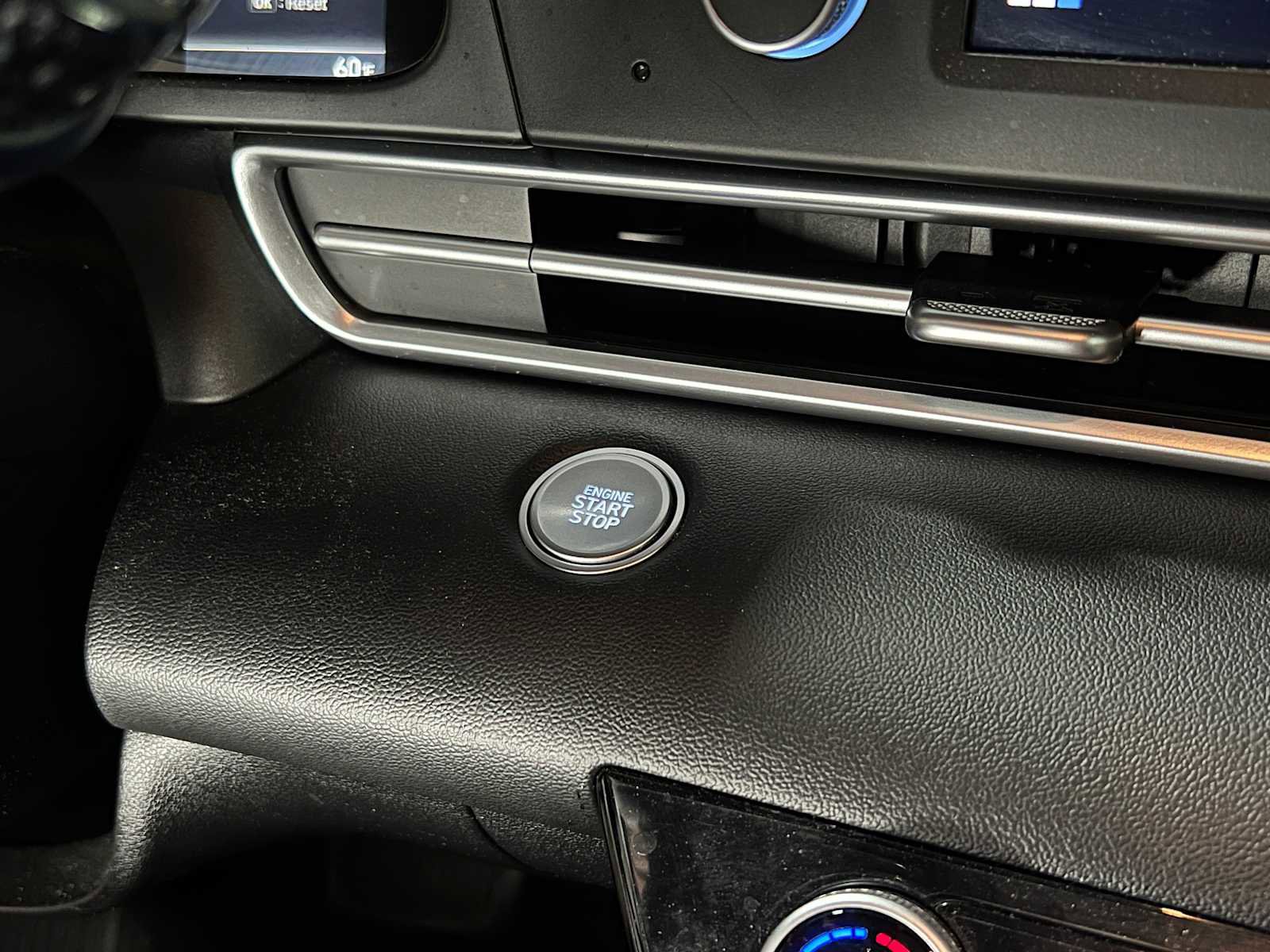 Used 2023 Hyundai Elantra Blue image 29