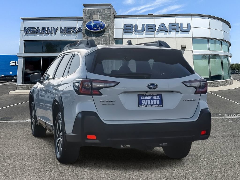Used 2025 Subaru Outback Premium AWD/4WD image 4