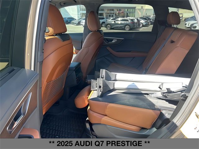 New 2025 Audi Q7 3.0T Prestige image 16