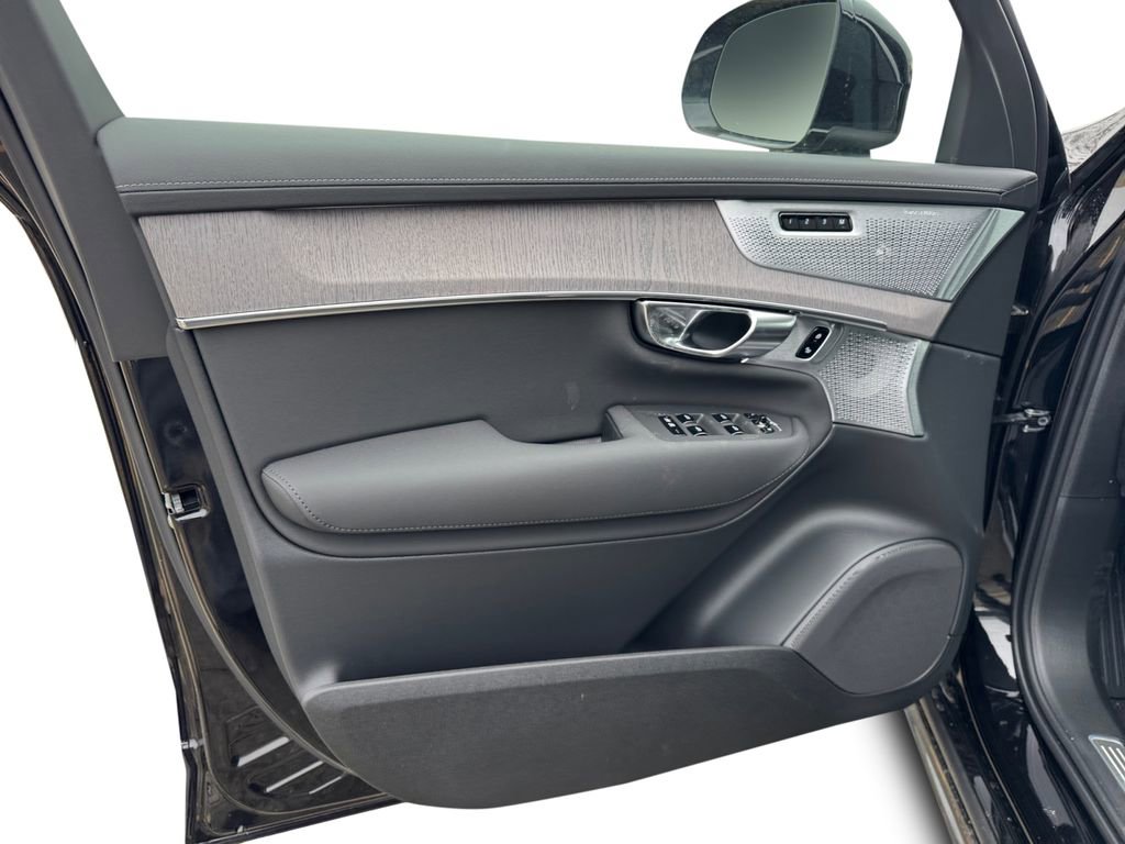 New 2026 Volvo XC90 T8 Ultra w/ Protection Package Premier image 9