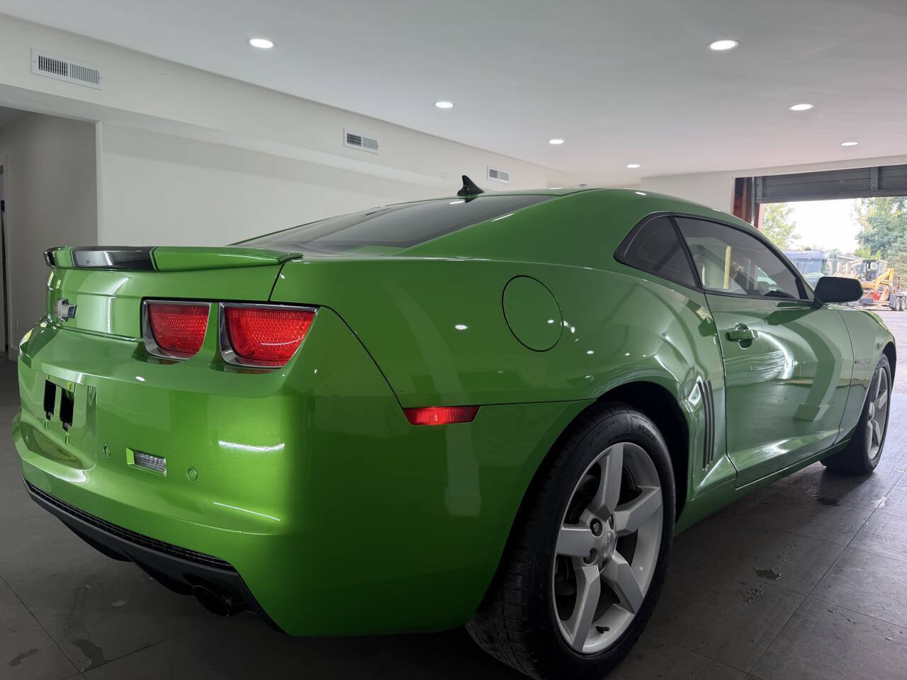 Used 2010 Chevrolet Camaro LT RWD image 6
