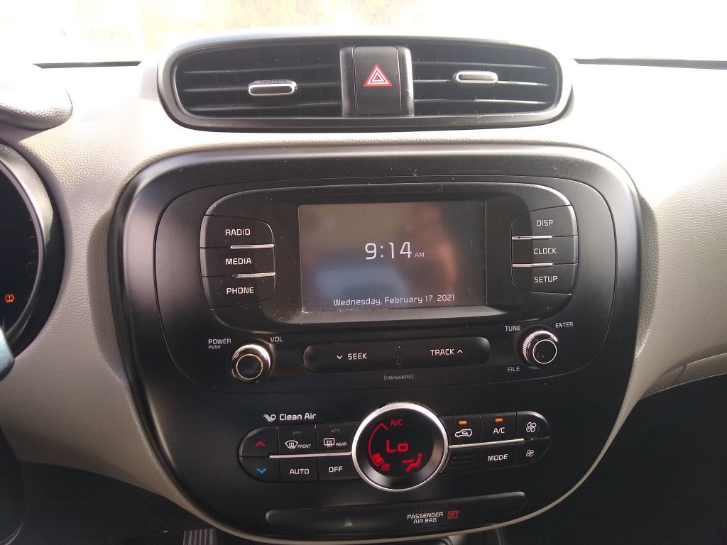 Used 2017 Kia Soul + image 29