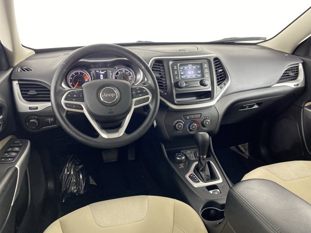 Used 2017 Jeep Cherokee Sport AWD/4WD image 16
