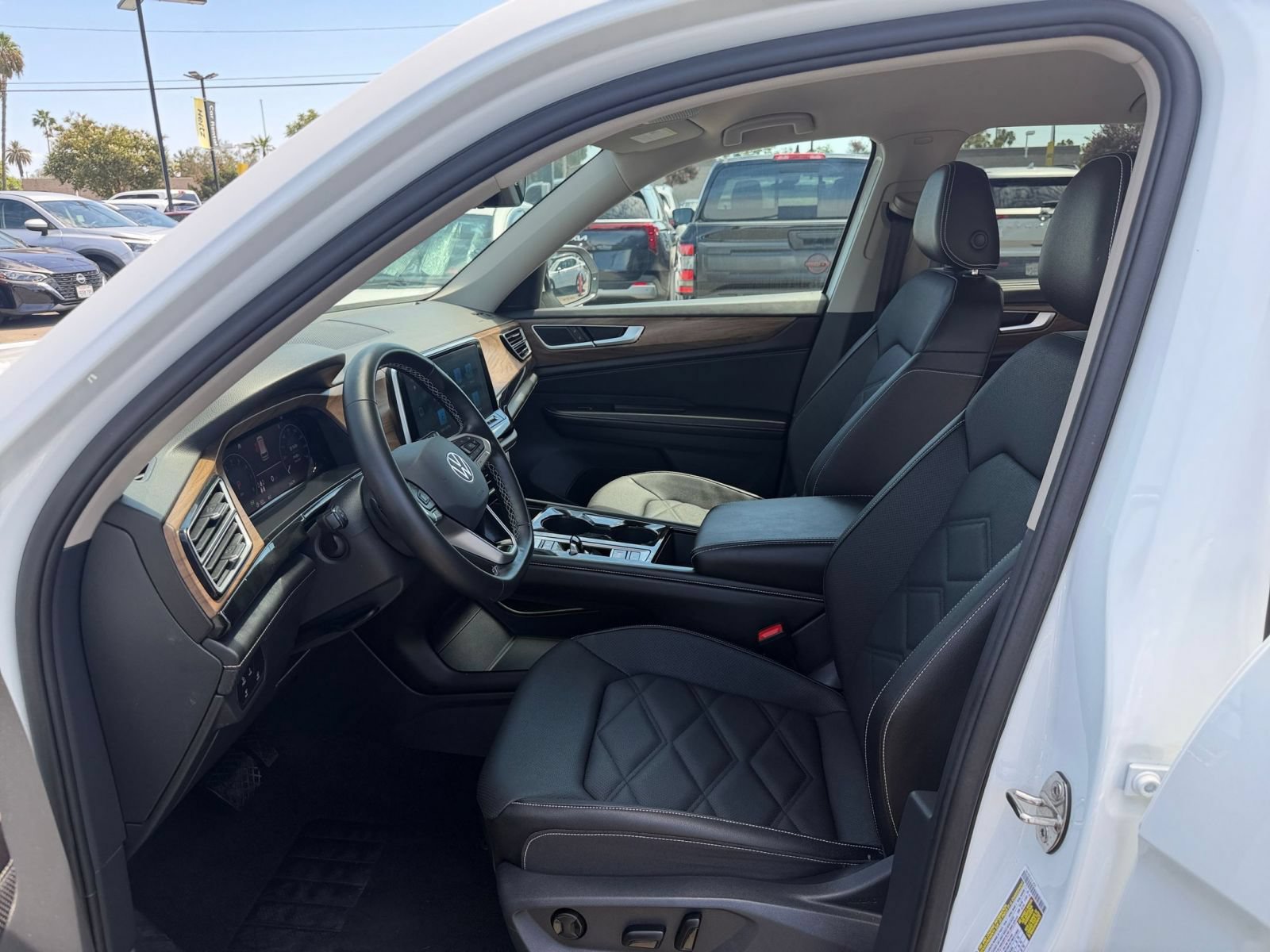 Used 2026 Volkswagen Atlas SE FWD image 24