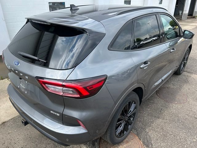 Used 2023 Ford Escape ST-Line Elite w/ Premium Technology Package AWD/4WD image 5