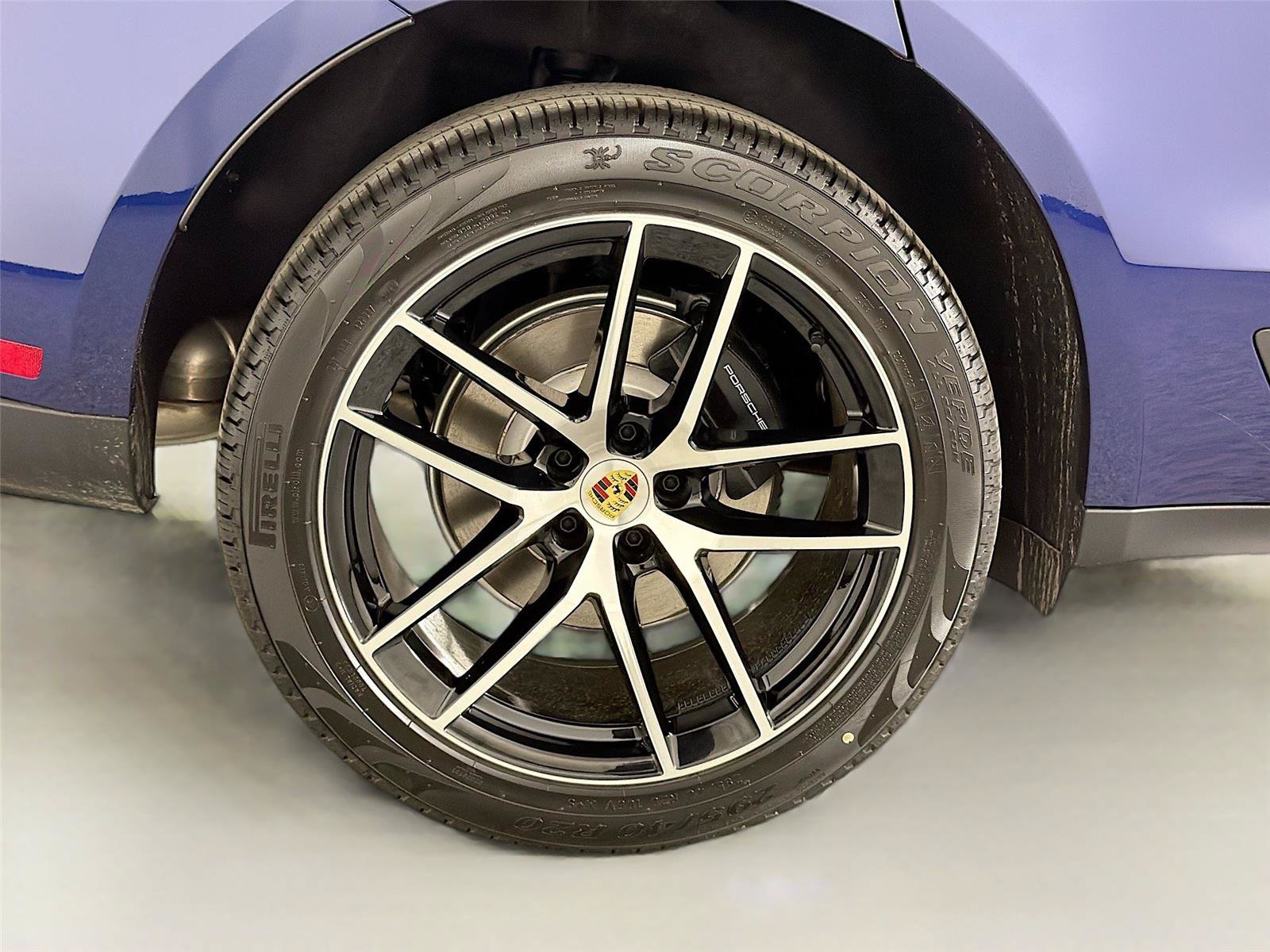 Certified 2026 Porsche Macan Turbo AWD/4WD image 13