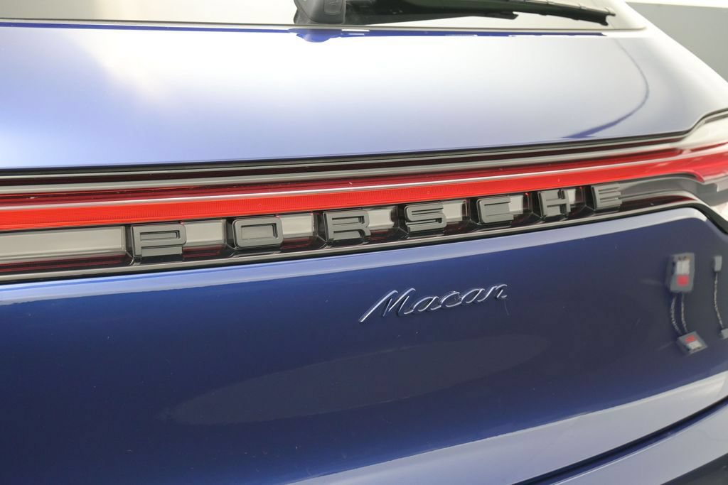 Certified 2026 Porsche Macan AWD/4WD image 14
