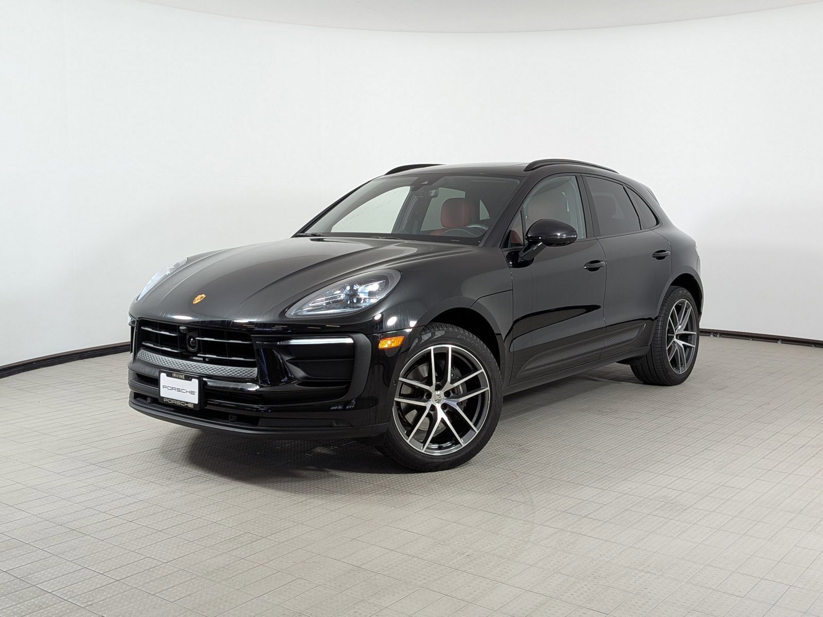Certified 2023 Porsche Macan AWD/4WD video 1