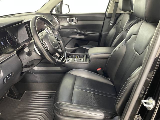 Certified 2022 Kia Sorento EX w/ Panoramic Sunroof Package image 2