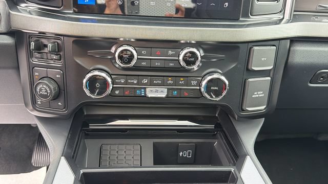 New 2026 Ford F250 Platinum w/ Tremor Off-Road Package AWD/4WD image 24