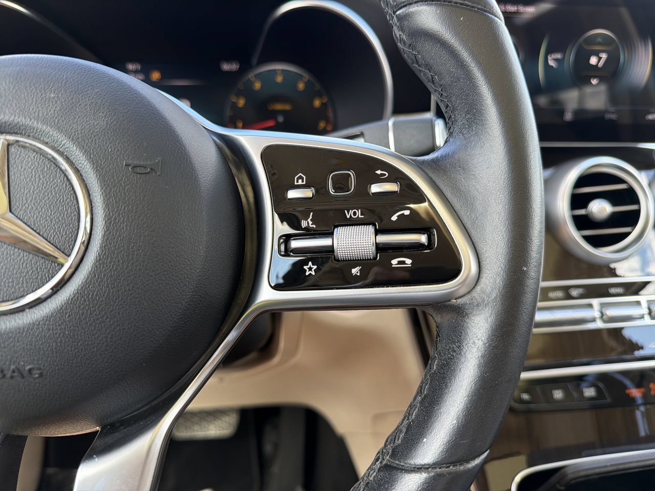 Used 2021 Mercedes-Benz GLC 300 image 29