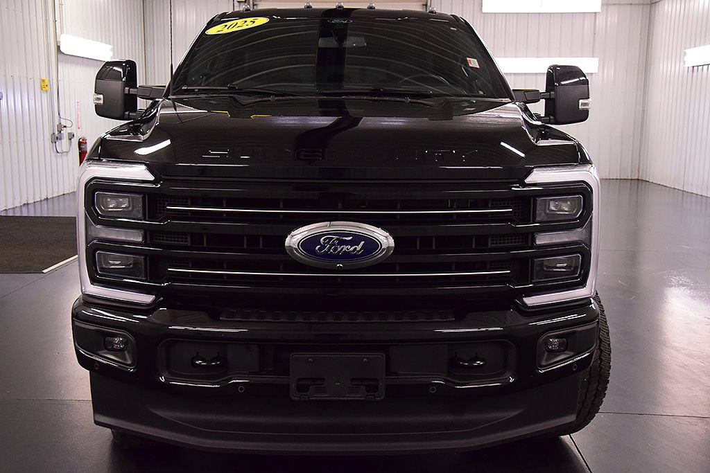 Used 2025 Ford F350 Platinum w/ FX4 Off-Road Package AWD/4WD image 2