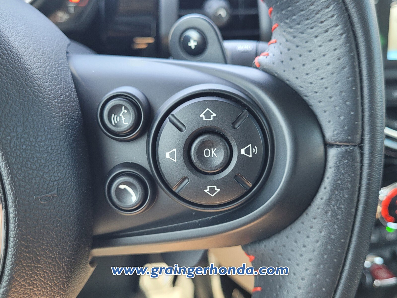 Used 2019 MINI Cooper S w/ Signature Upholstery Package image 20