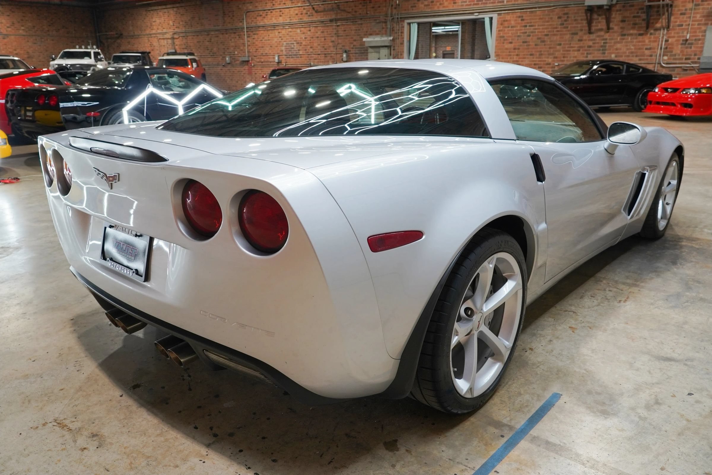 Used 2010 Chevrolet Corvette Grand Sport w/ Preferred Equipment Group RWD image 17
