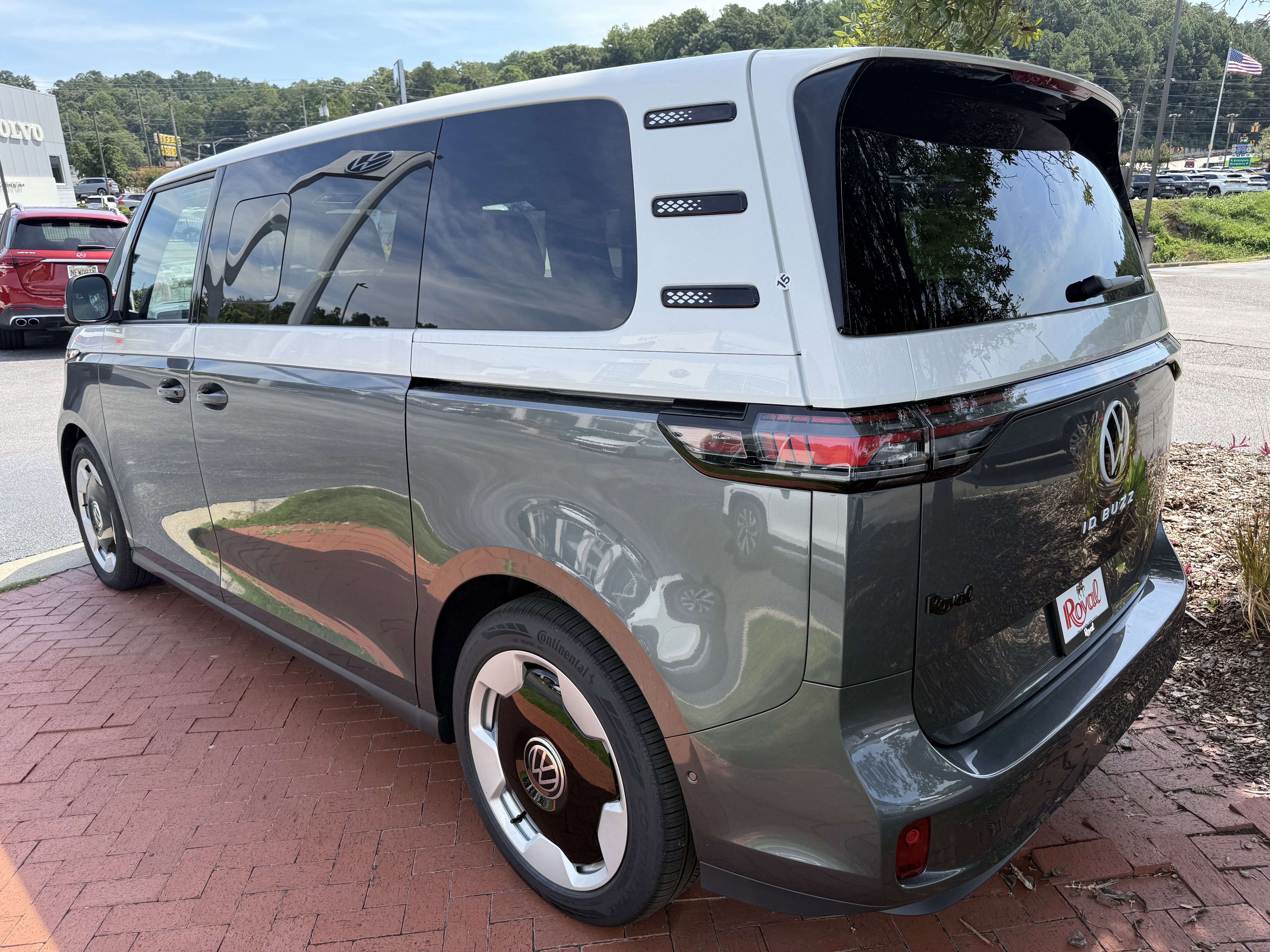 New 2025 Volkswagen ID. Buzz Pro S Plus image 6