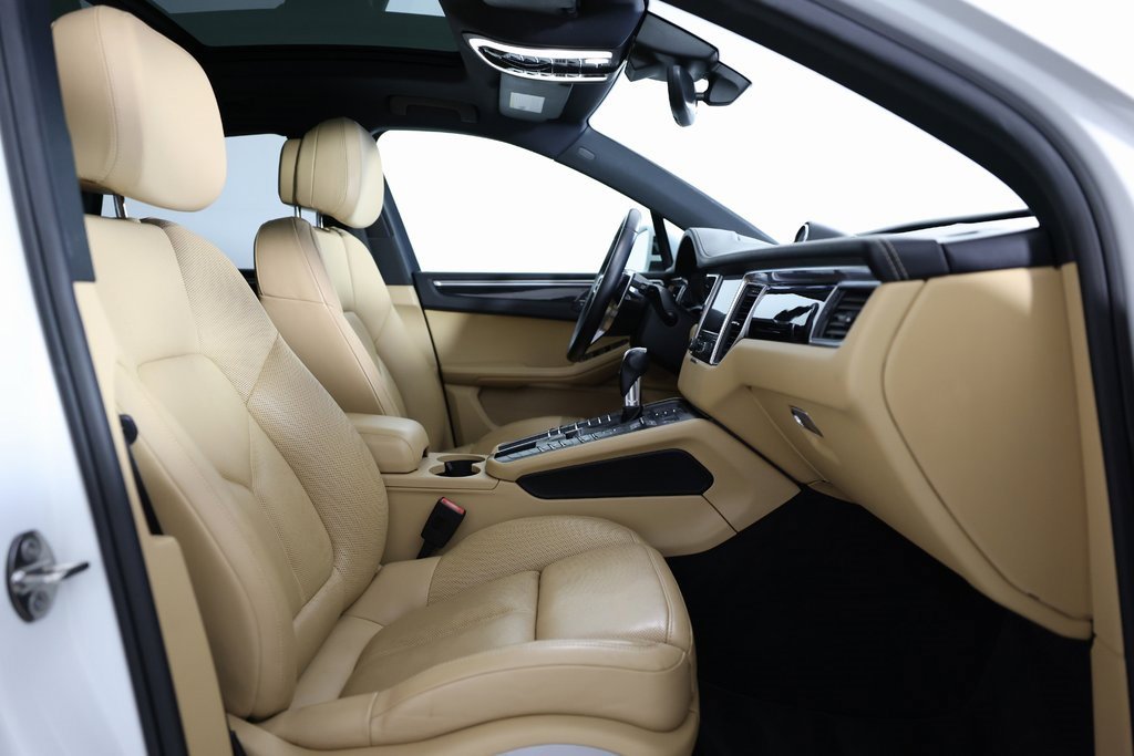 Used 2018 Porsche Macan image 10