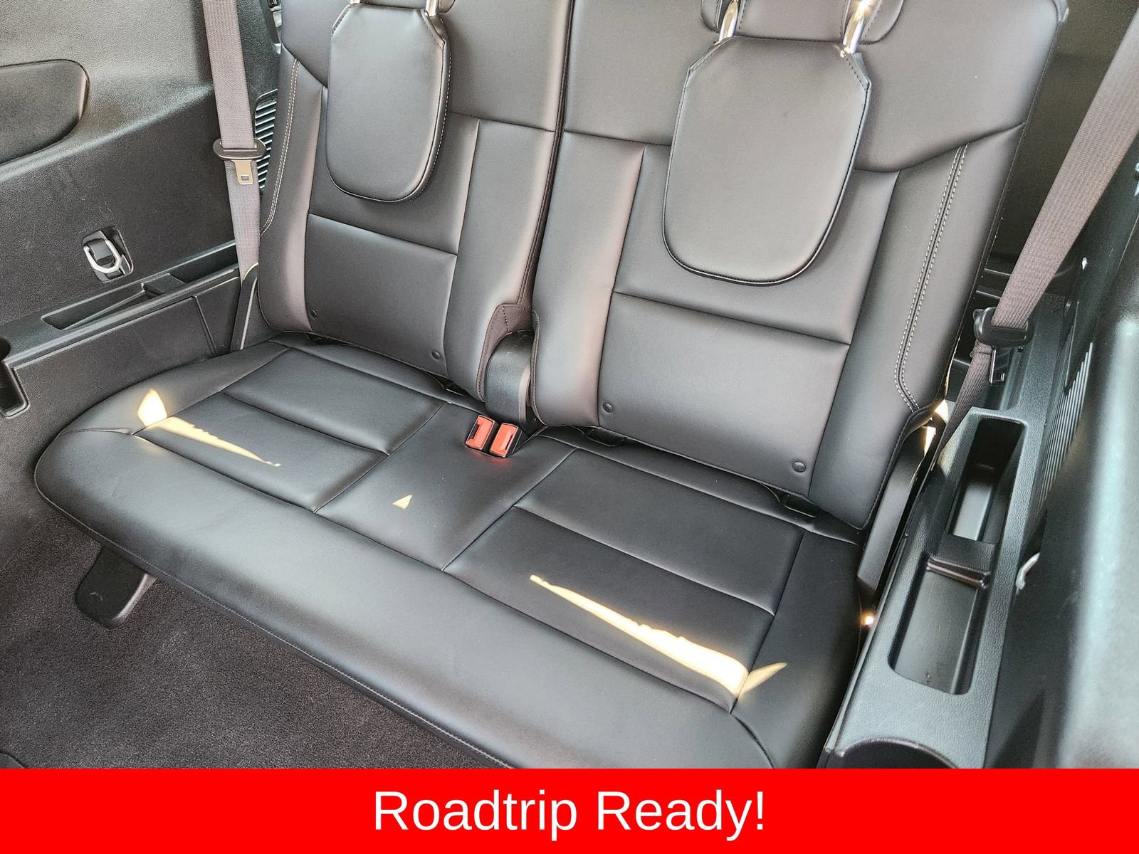 Used 2024 Ford Explorer XLT w/ Equipment Group 202A AWD/4WD image 42