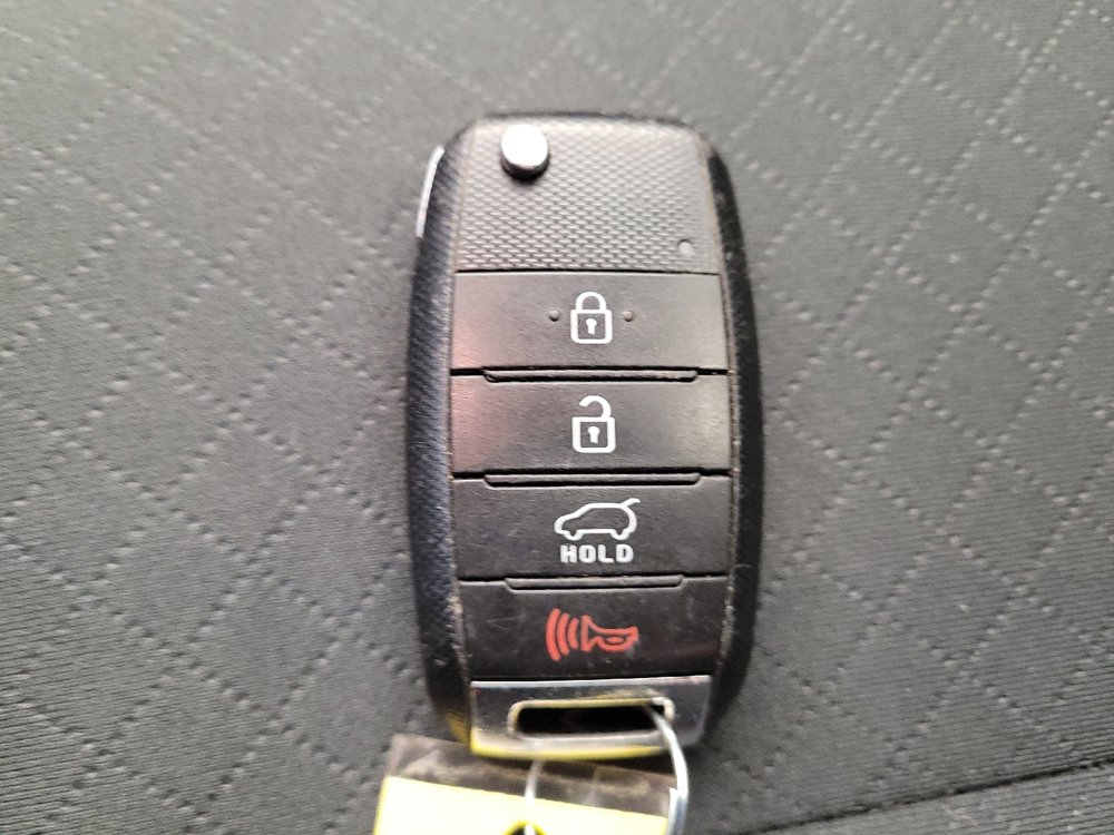 Used 2020 Kia Sorento LX image 32