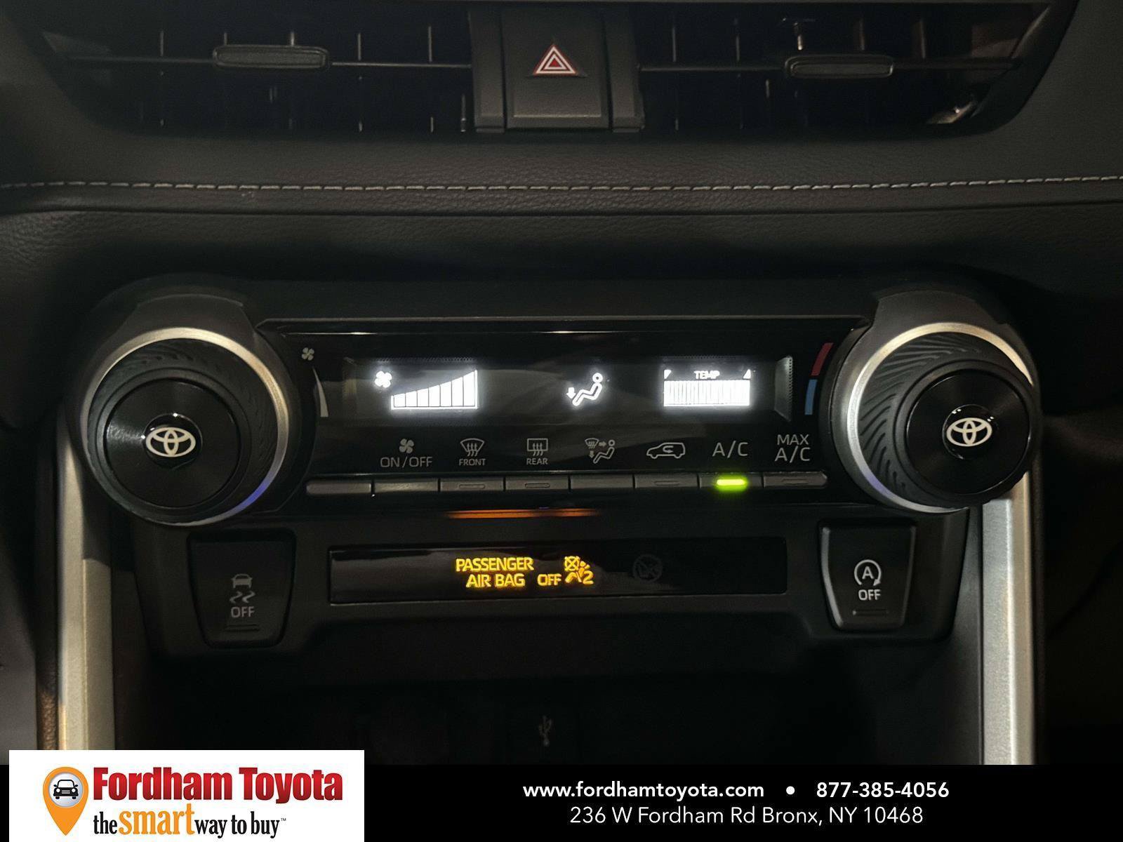 Used 2022 Toyota RAV4 LE AWD/4WD image 27