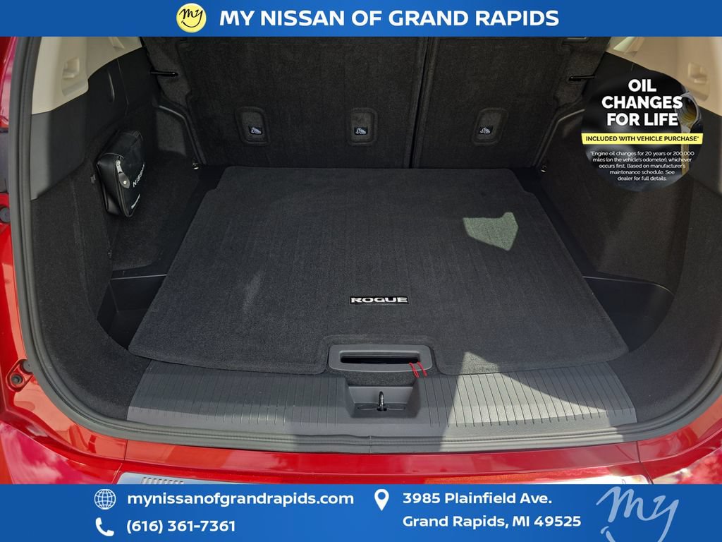 Used 2024 Nissan Rogue SV w/ SV Premium Package AWD/4WD image 26