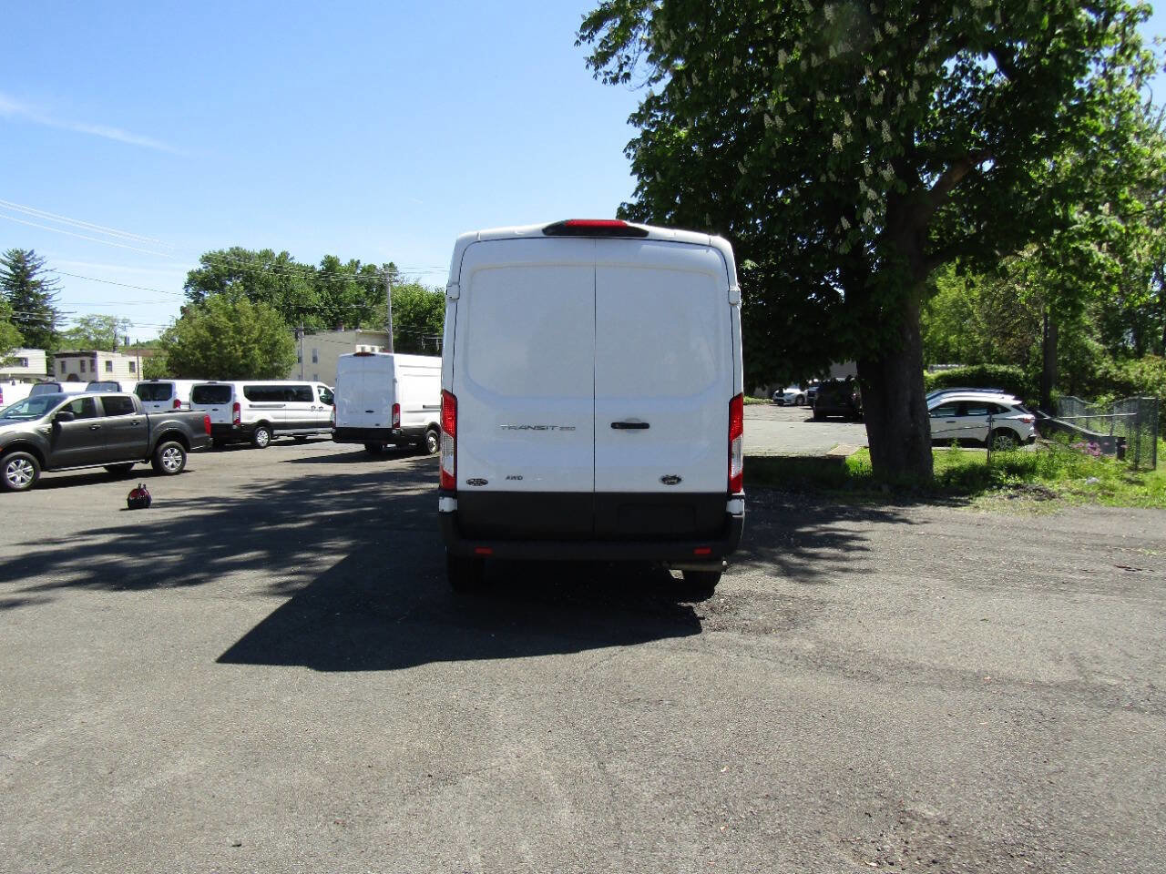Used 2022 Ford Transit 250 Medium Roof AWD image 5