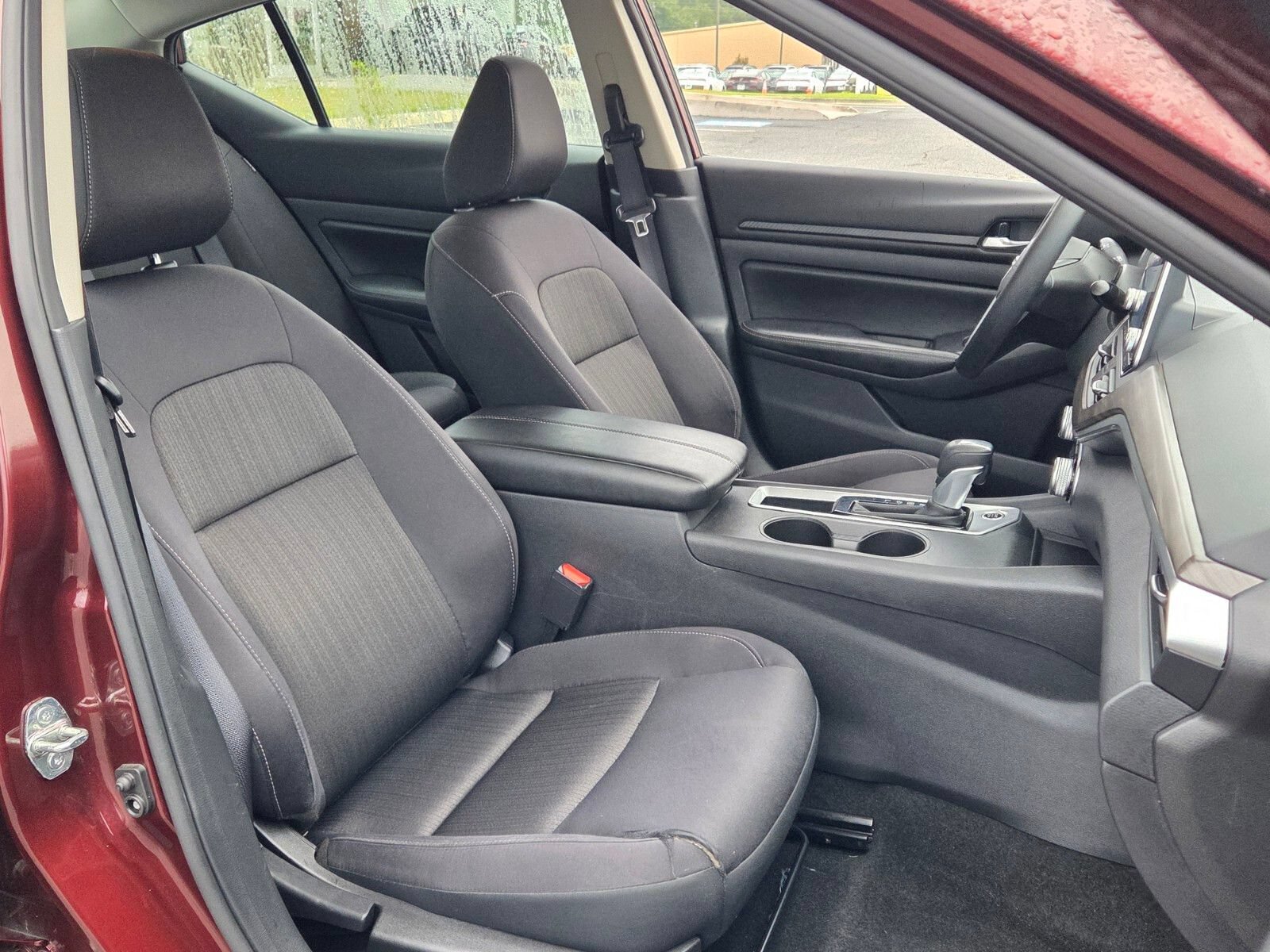 Used 2025 Nissan Altima 2.5 SV FWD image 16