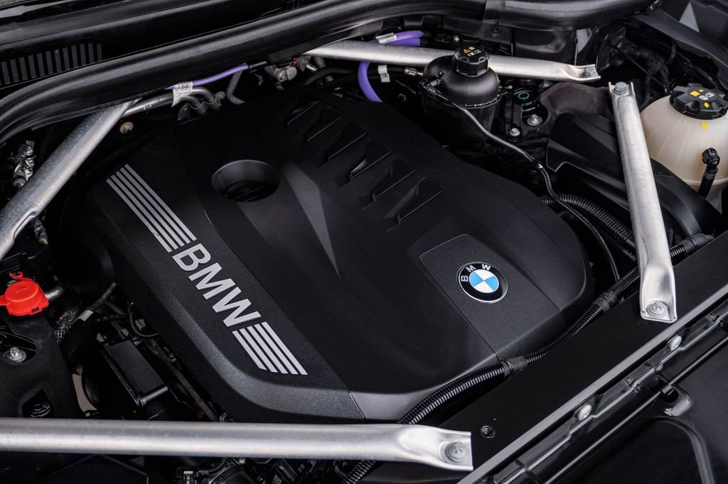 Used 2024 BMW X7 xDrive40i w/ M Sport Package image 28