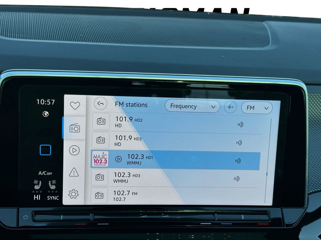 Used 2025 Volkswagen Atlas Cross Sport SEL image 14