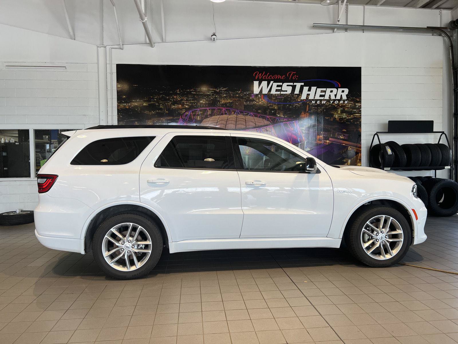Used 2025 Dodge Durango R/T AWD/4WD image 8