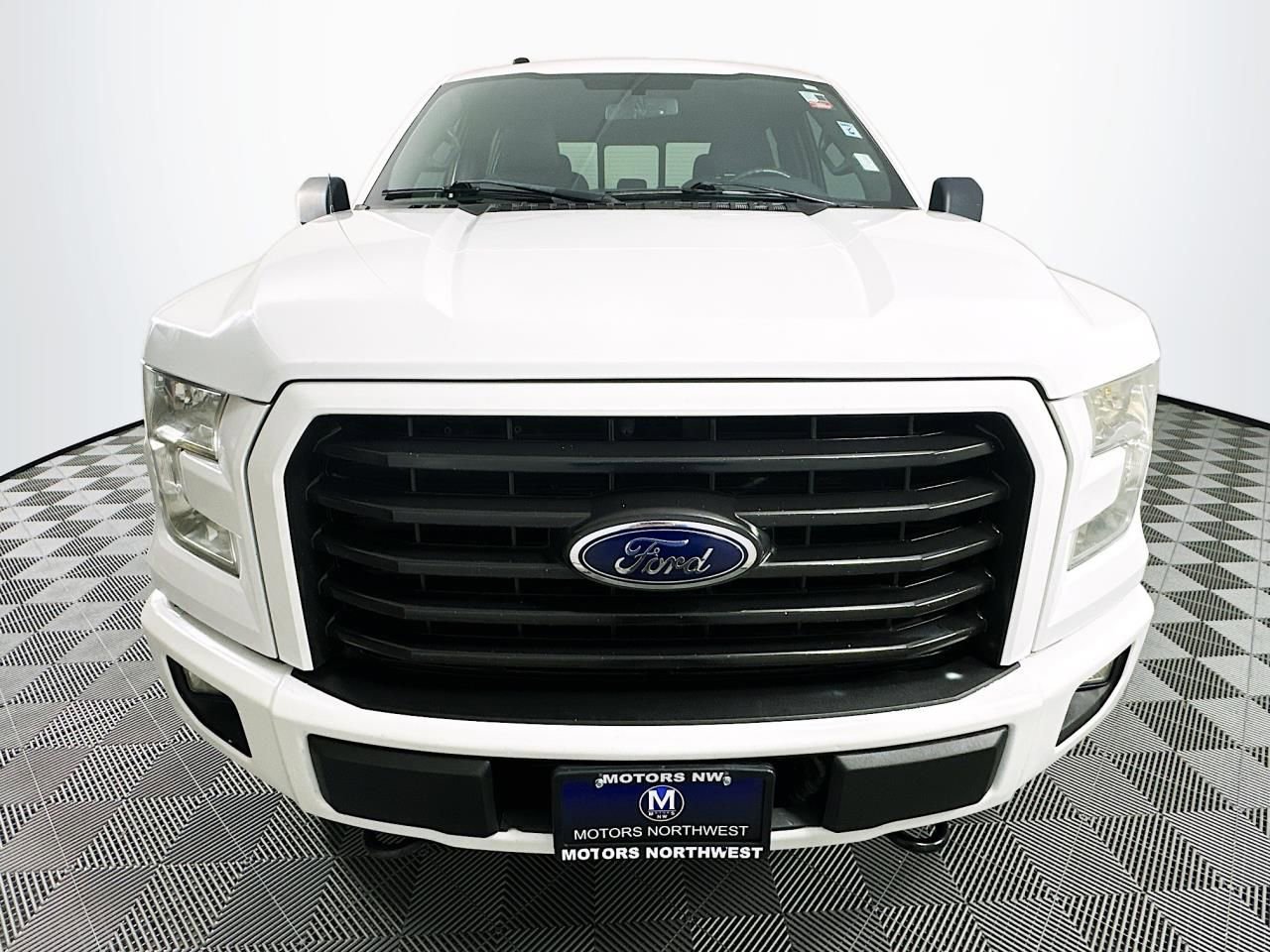 Used 2016 Ford F150 XLT w/ Equipment Group 302A Luxury image 2