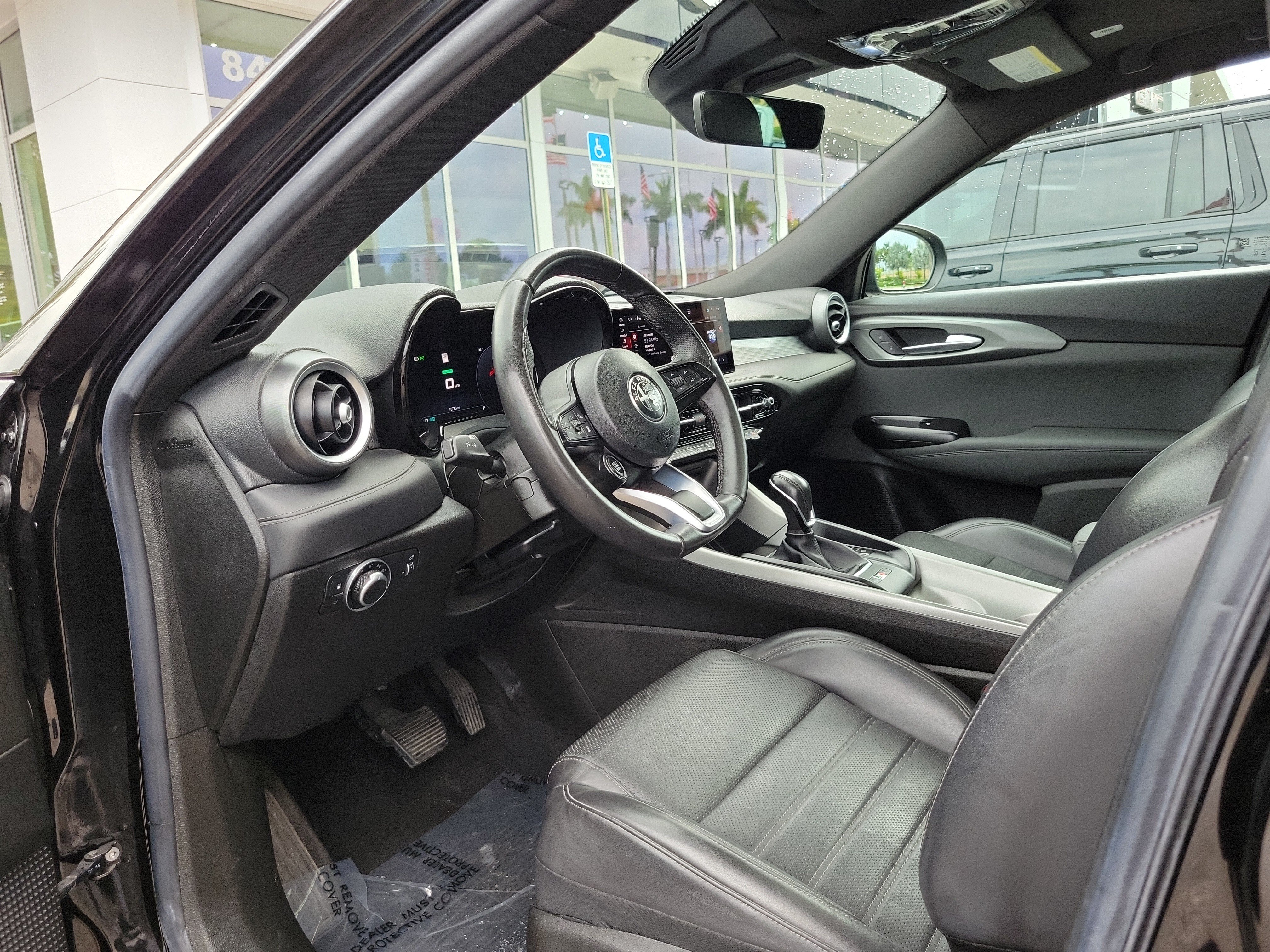 Used 2024 Alfa Romeo Tonale Ti w/ Premium Interior Package AWD/4WD image 9