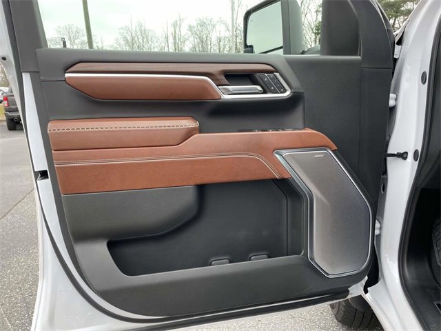 Used 2024 GMC Sierra 3500 Denali Ultimate image 16