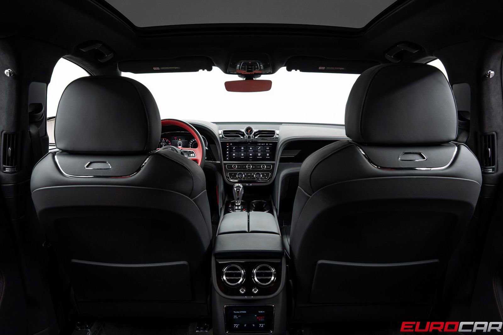 Used 2024 Bentley Bentayga image 24