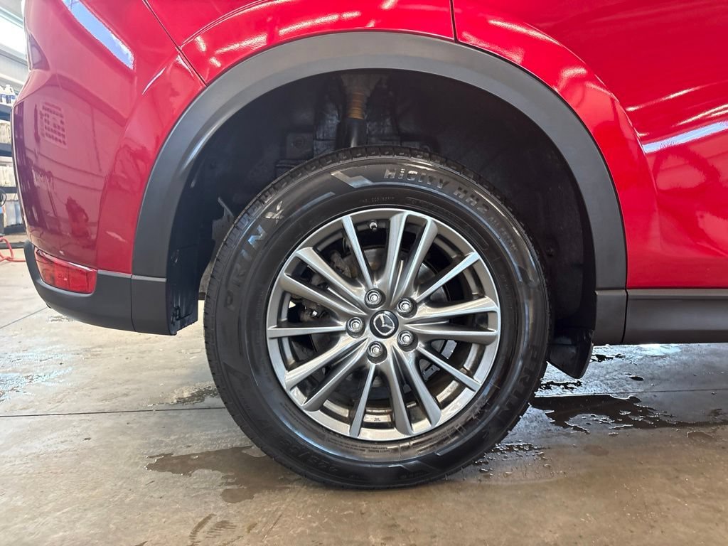 Used 2017 MAZDA CX-5 Touring w/ Preferred Equipment Package AWD/4WD image 29