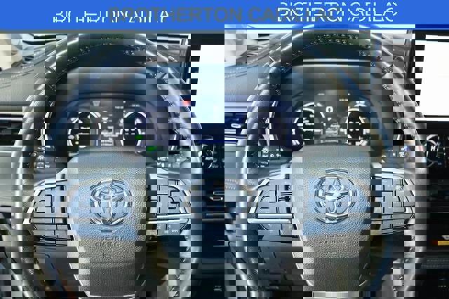 Used 2024 Toyota Highlander Platinum image 16