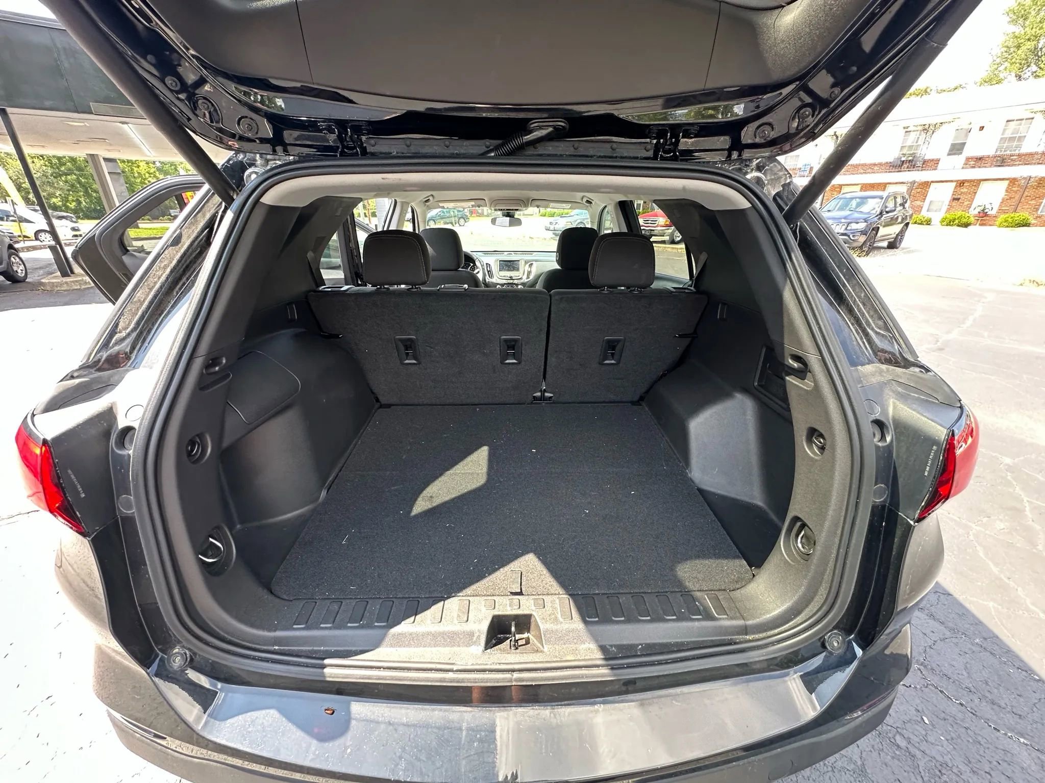 Used 2022 Chevrolet Equinox LT image 34