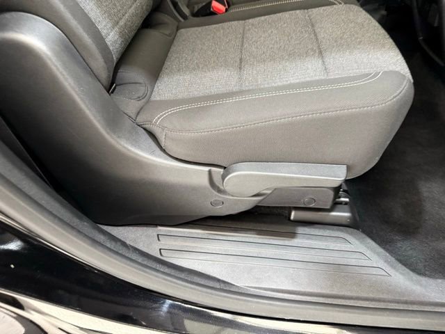 Used 2025 GMC Acadia Elevation image 26