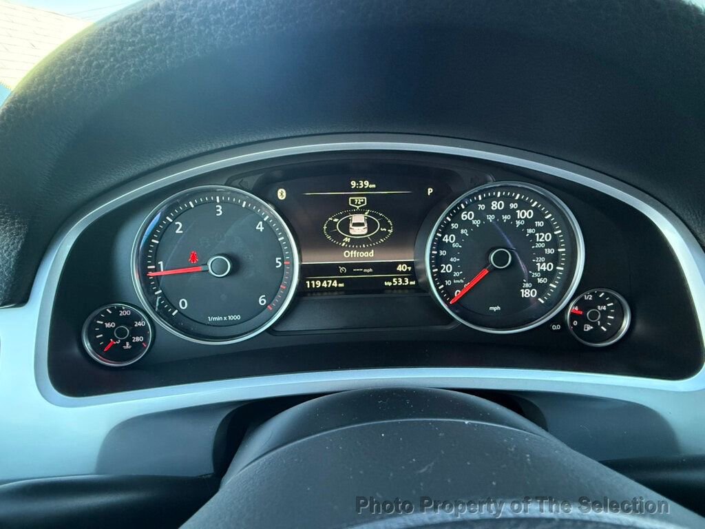 Used 2014 Volkswagen Touareg TDI image 27